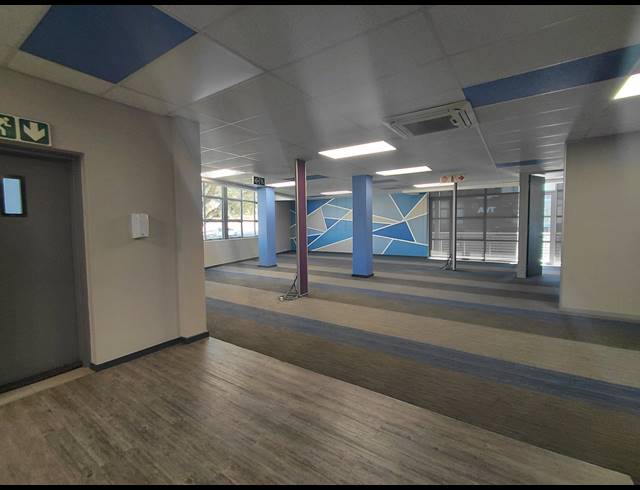 358M² OFFICE FOR SALE IN LYME PARK